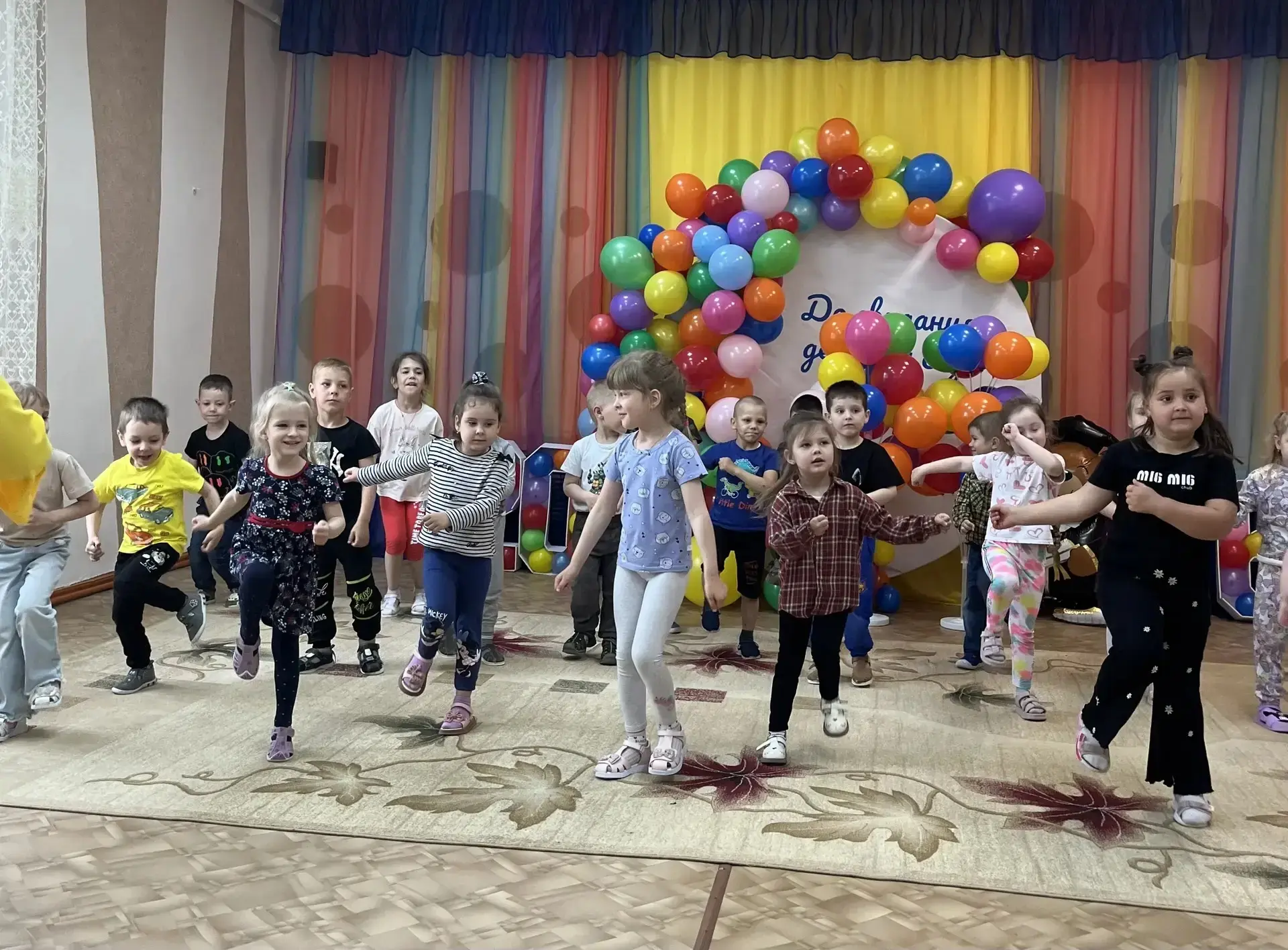 Лето, солнце, детский смех — этот праздник лучше всех! Сегодня в нашем детском саду про...