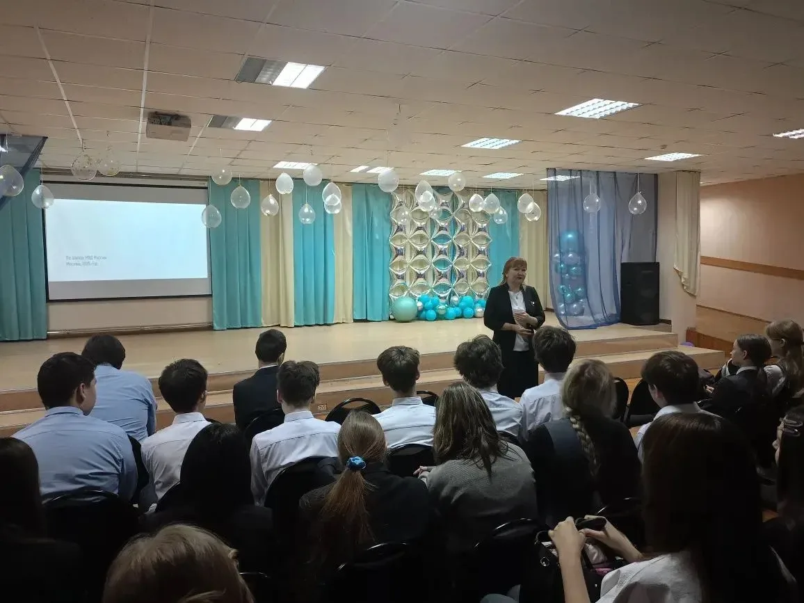 🎬📚  Заместителем директора по ВР Смирновой С.А. и социальным педагогом Папаевой В.В. для учащихся 9-