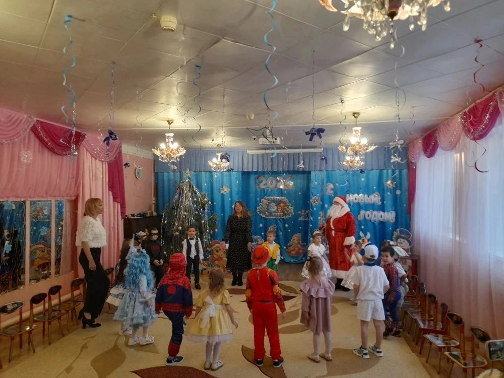 ✨В нашем детском саду состоялись яркие и веселые новогодние утренники в группах "Радуга...