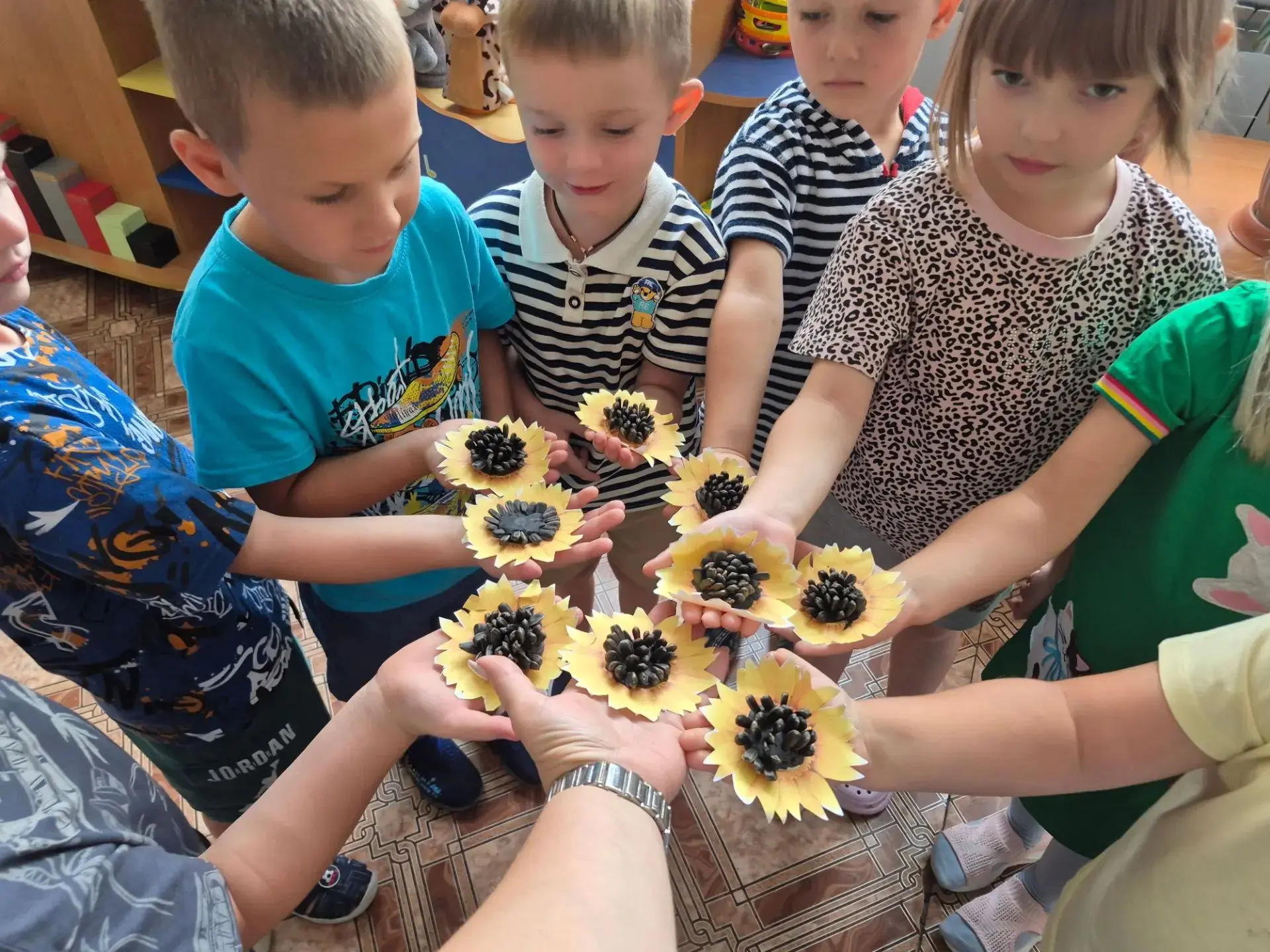 «Подсолнушки» — это мы! Создаем символ нашей дружной группы 🌻✨