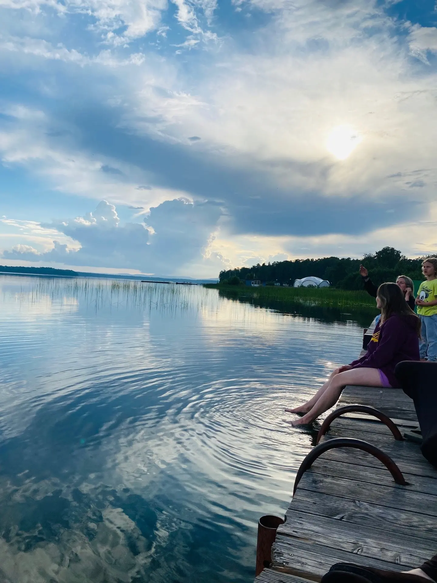 Друзья, смотрите, какое тепло к нам пришло! И оно надолго!☀️

🌡️ Прогноз на ближайшие дни:
📅 До 25