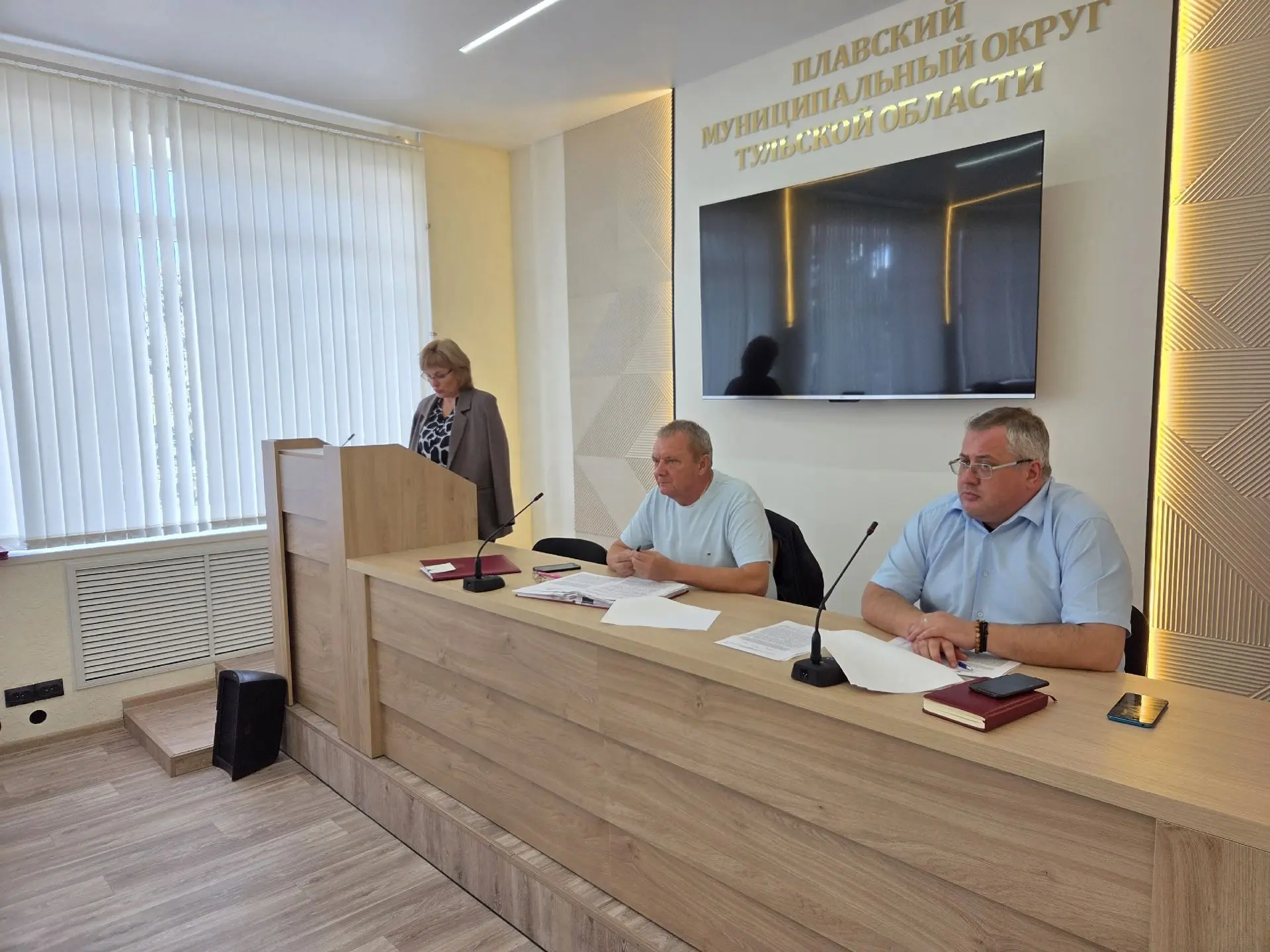 Уточнение бюджета муниципального округа, решения по вопросам совершенствования целого р...