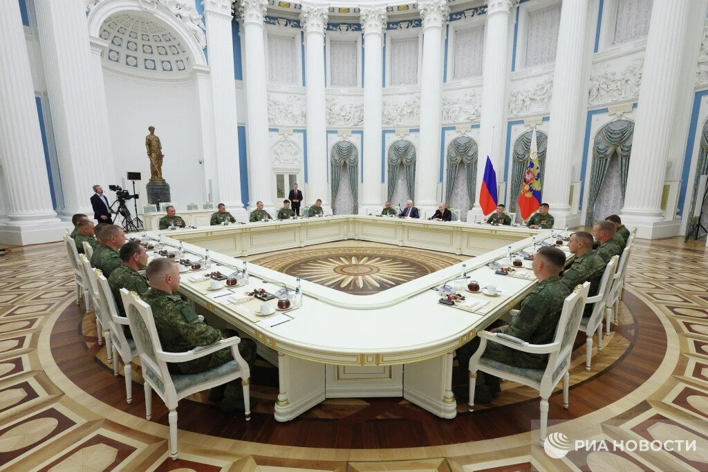 ❗️ Группировка ВС РФ в зоне СВО превышает 700 тысяч человек – Путин. 

Другие заявления президента:

