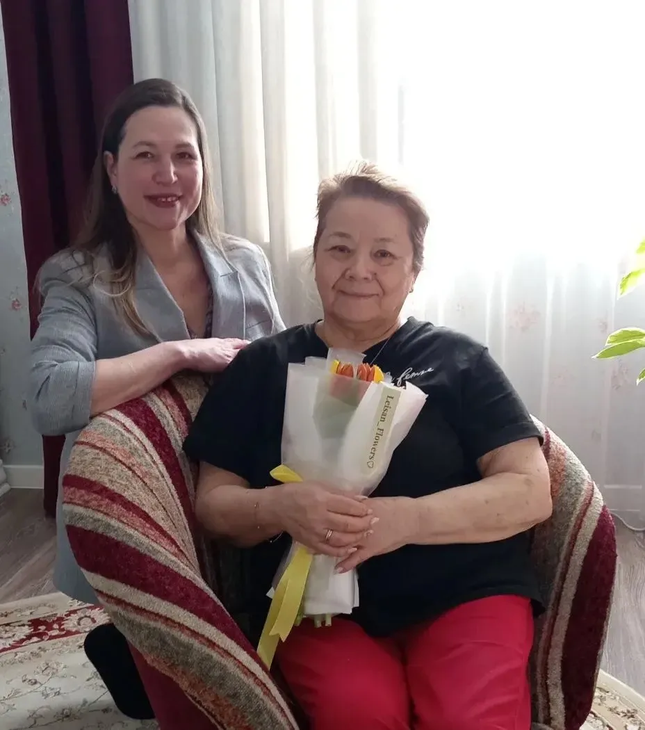 💐Весенний сюрприз.  🔆Председатель профсоюзного комитета Нижнекамской ЦРМБ Лейла Ахметвалеева в празд