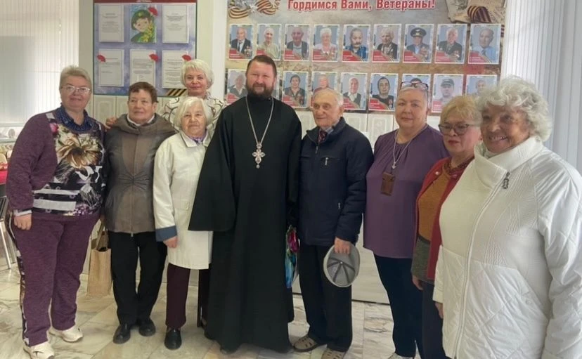 ❤️Всю Светлую Седмицу сотрудники учреждения "Ветеран" продолжали поздравлять получателей социальных 