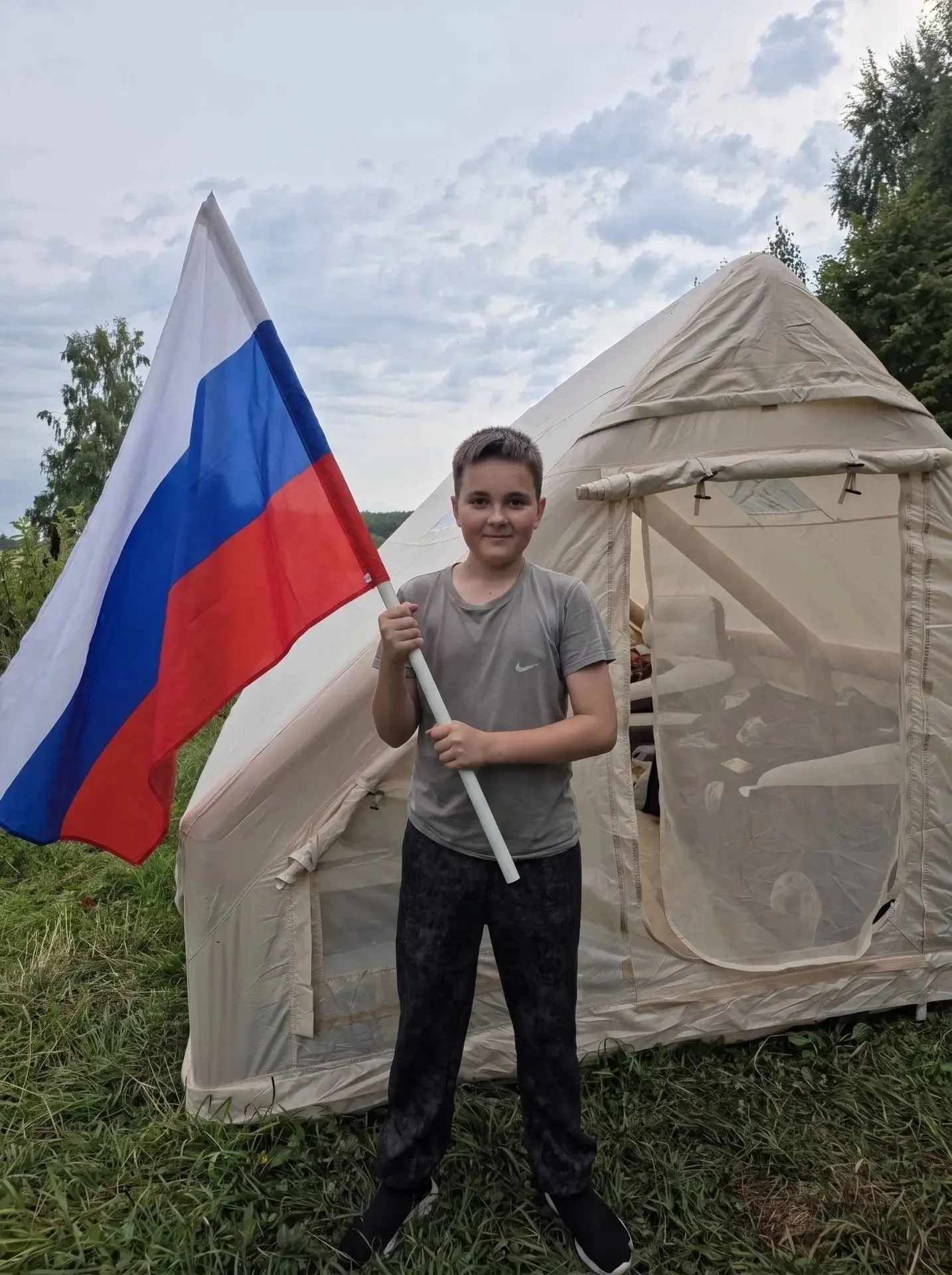 🇷🇺Три цвета — белый, синий и красный — это не просто полотно, это история, сила и еди...