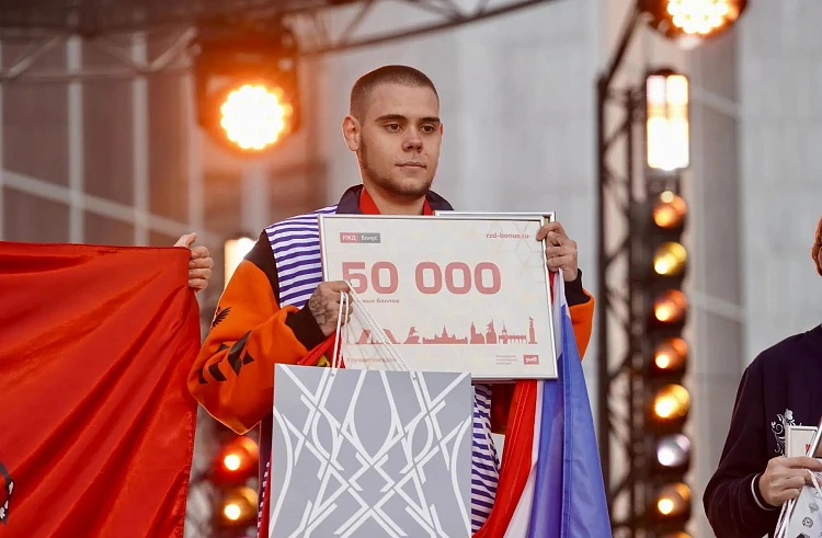 🥇 Студент из Приморья взял золото и серебро на Чемпионате высоких технологий