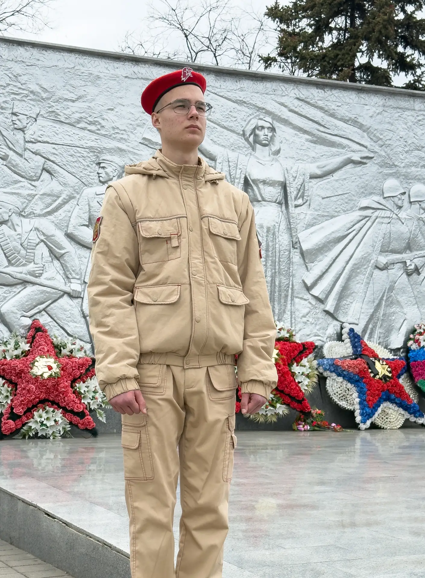 🎖️ 5 мая площадь Революции стала местом проведения торжественного мероприятия «Почётная Вахта Памяти