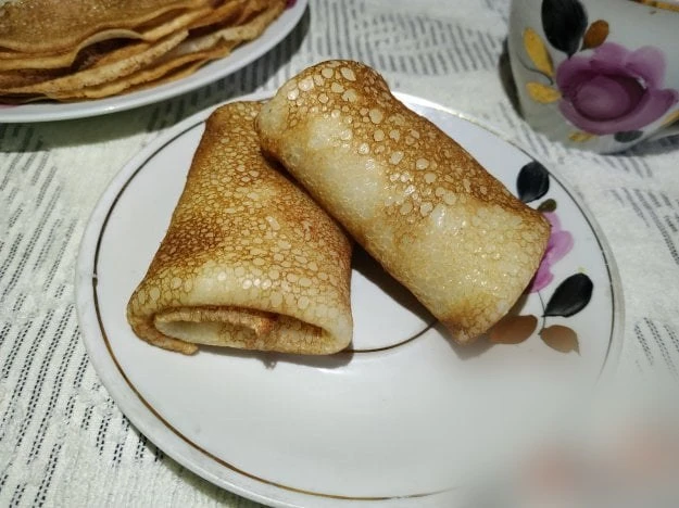 🥞 Блинчики с творогом и клюквой

Ингредиенты:
• 1 яйцо куриное
• 2 ст. л. сахара
• 1 ч. л. ванильно
