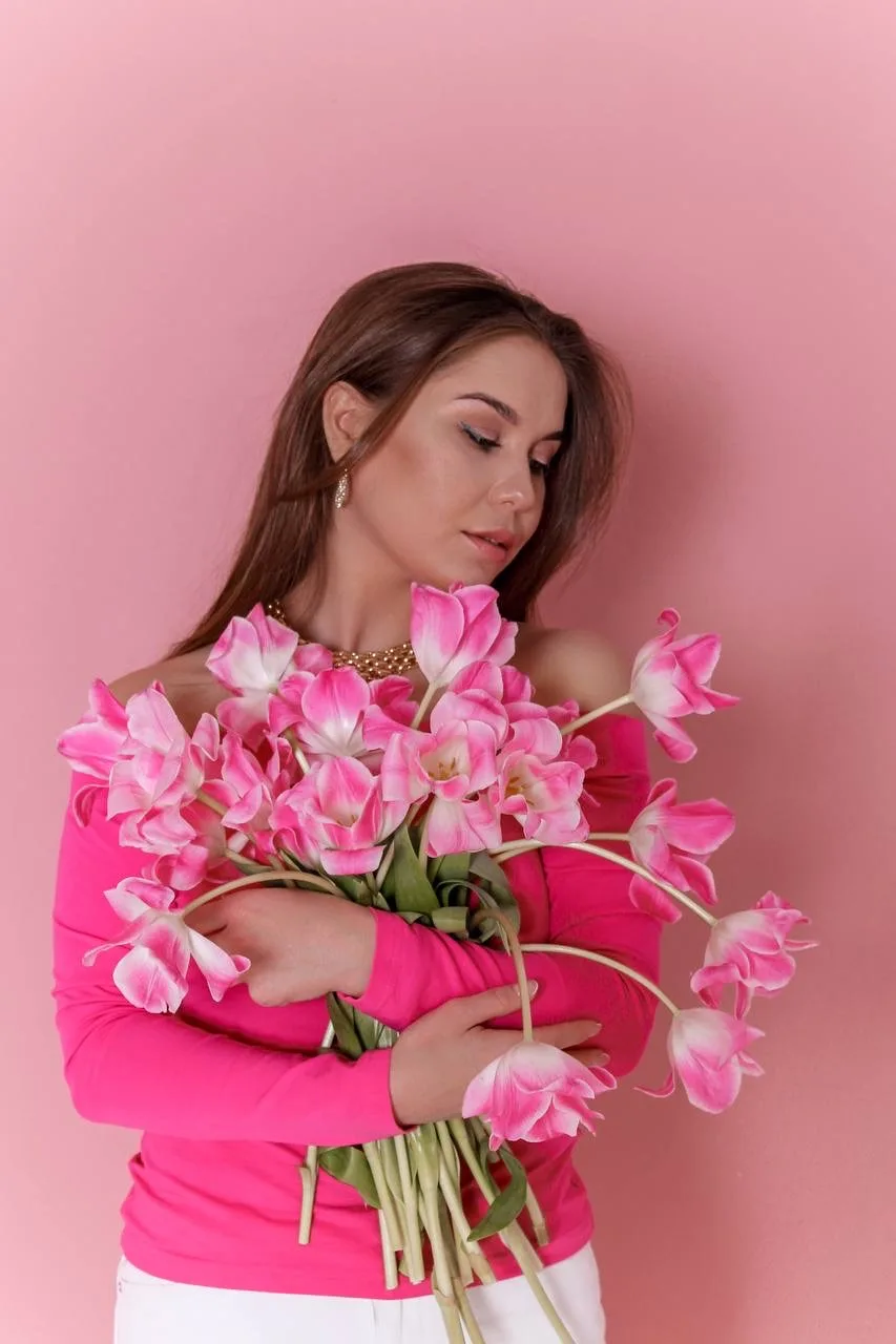 Подружки, с 8 марта!🌸 Этот праздник весны напоминает нам, что мы пережили зиму, ура!!!🎉 Пусть весна 