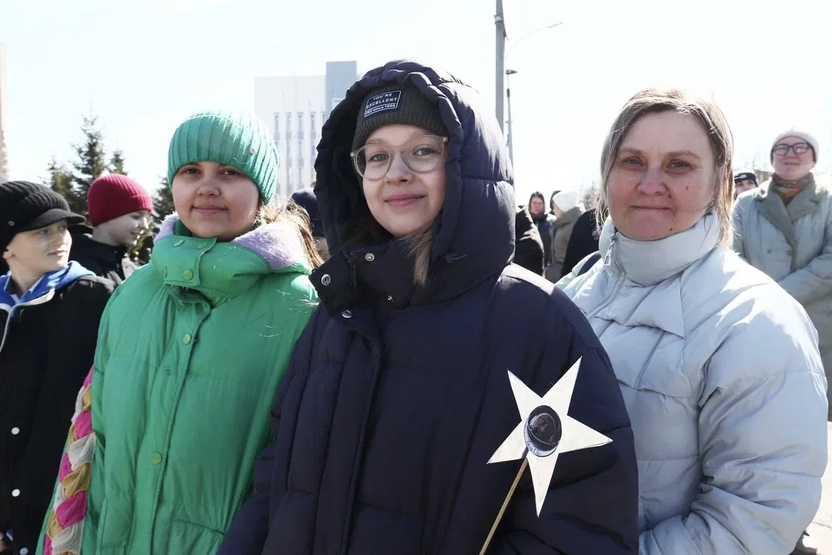 Акция «Он сказал: „Поехали!“» прошла сегодня на площади у Дворца культуры «Центральный».  Мероприяти