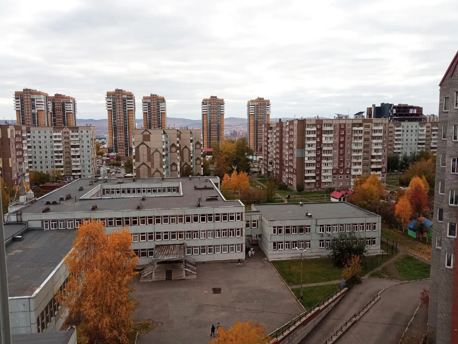 Золотая осень в Сибири: чем заняться в Красноярске в сентябре, пока вы в гостях 🍂