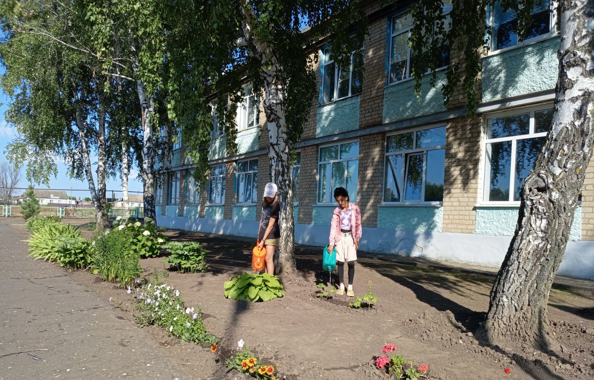 Каждое лето в МОУ СОШ с. Еруслан проходит пятая трудовая четверть, которая продолжается в течение вс