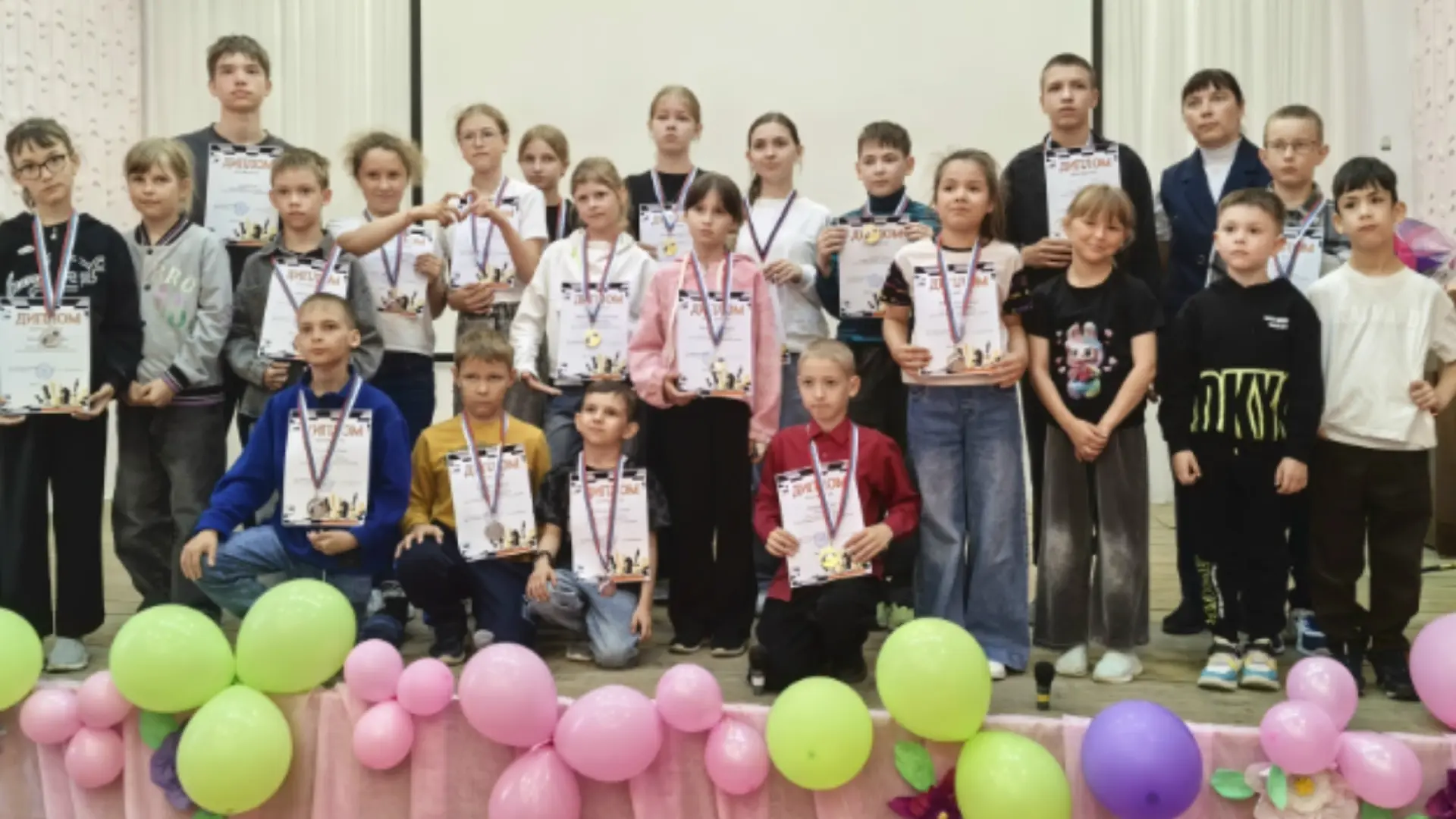 29 мая 2026 года в МБУДО ДЮЦ "Гармония" прошёл итоговый блиц турнир по шахматам в завер...