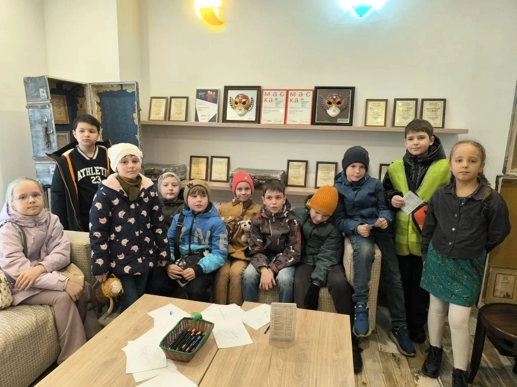 ЭКСКУРСИИ И ПУТЕШЕСТВИЯ: Путешествие в сказку  В третьей четверти ученики 3.3 класса вместе с классн