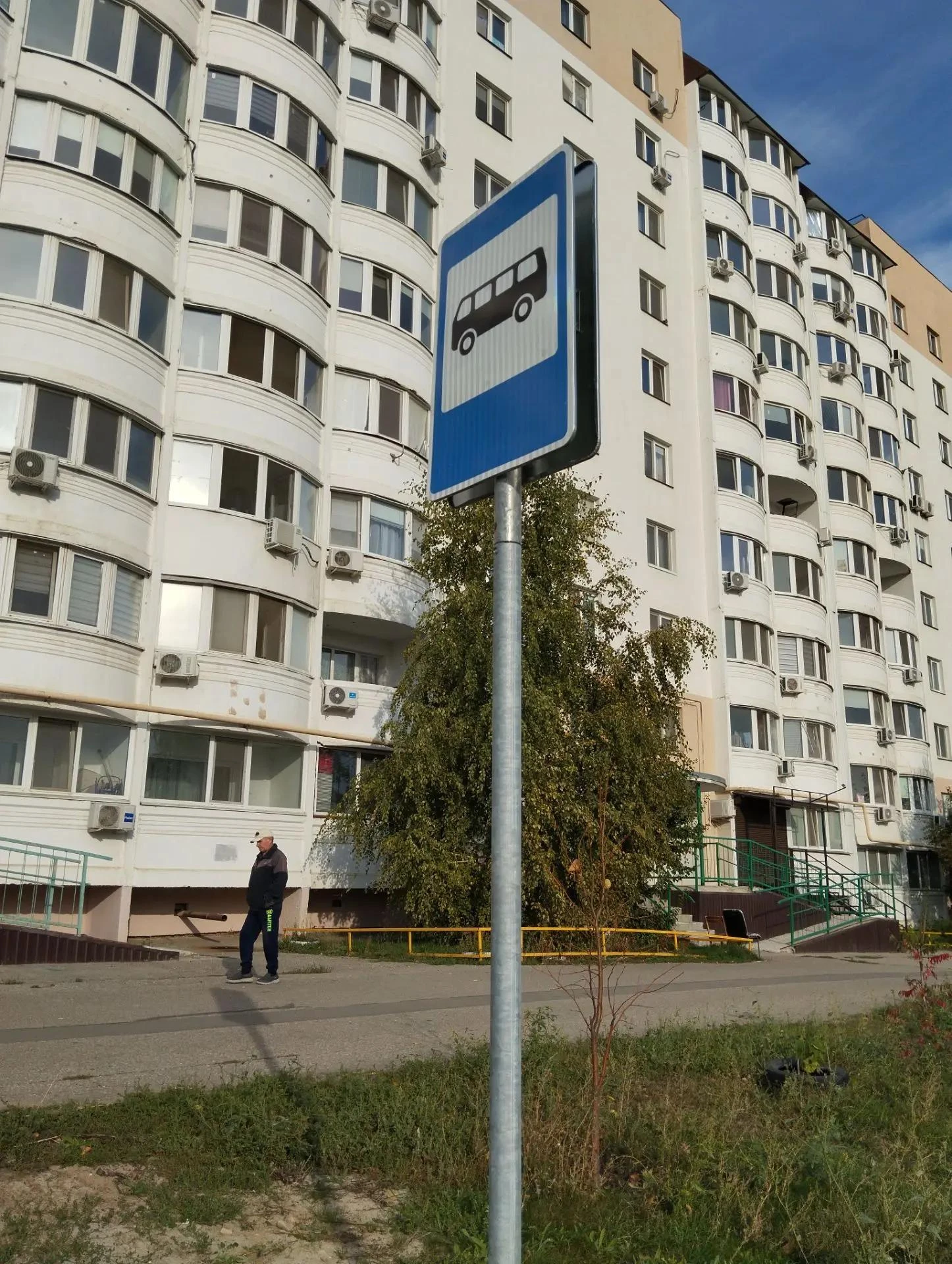 Автобусная остановка «Соловьиная Роща» появилась благодаря члену Общественной палаты Са...