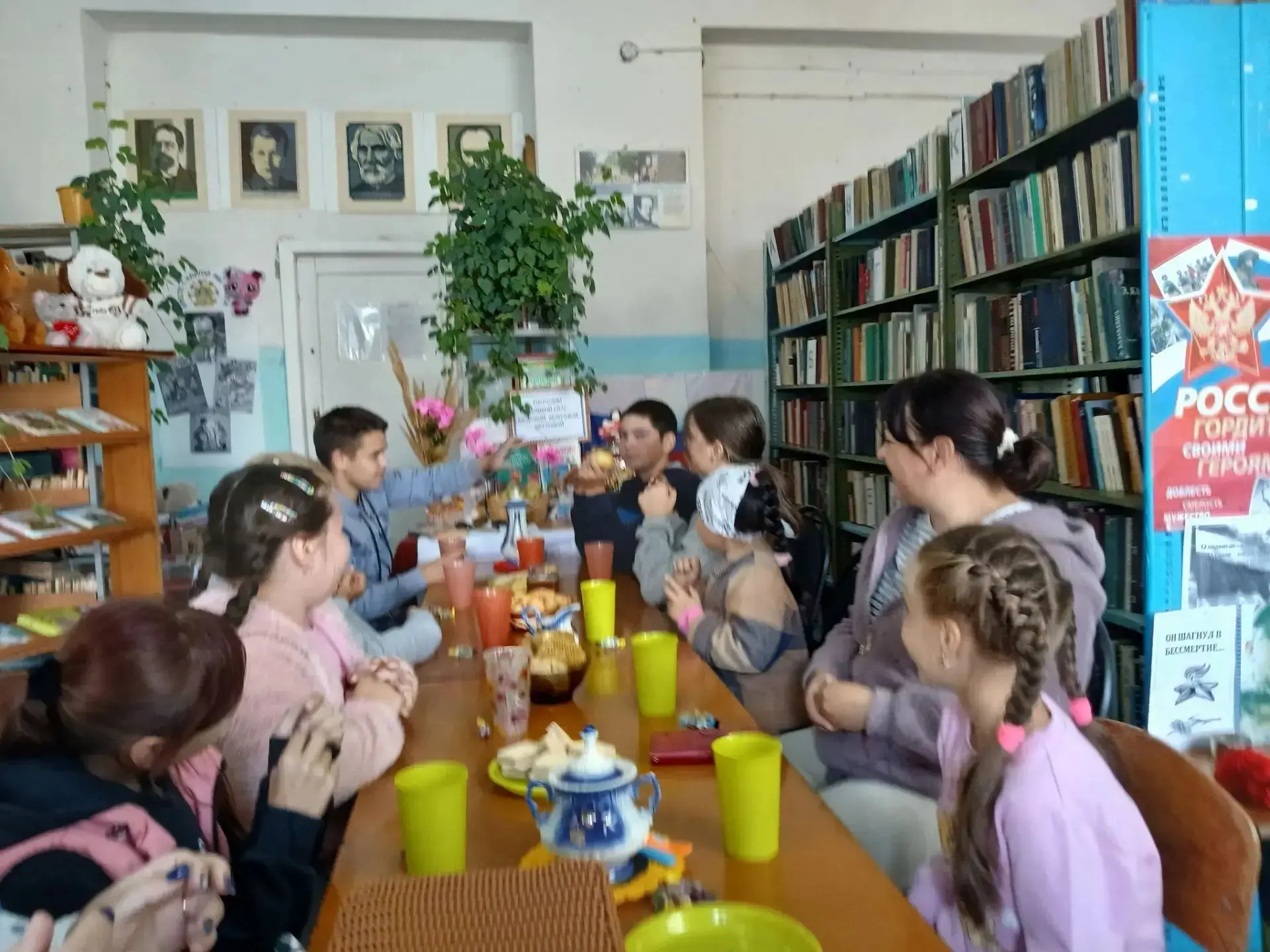 Сегодня участники художественной самодеятельности Маратовского СДК посетили сельскую би...