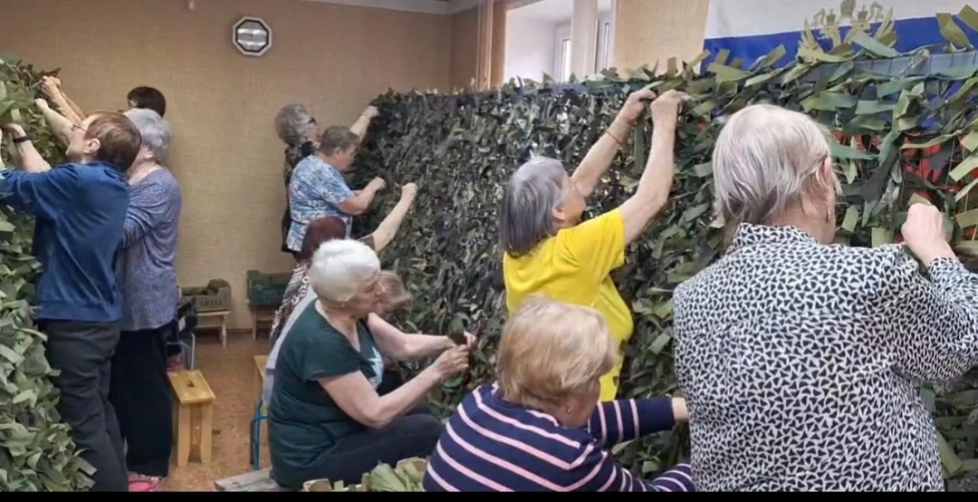 Через губу, с издёвкой, свысока