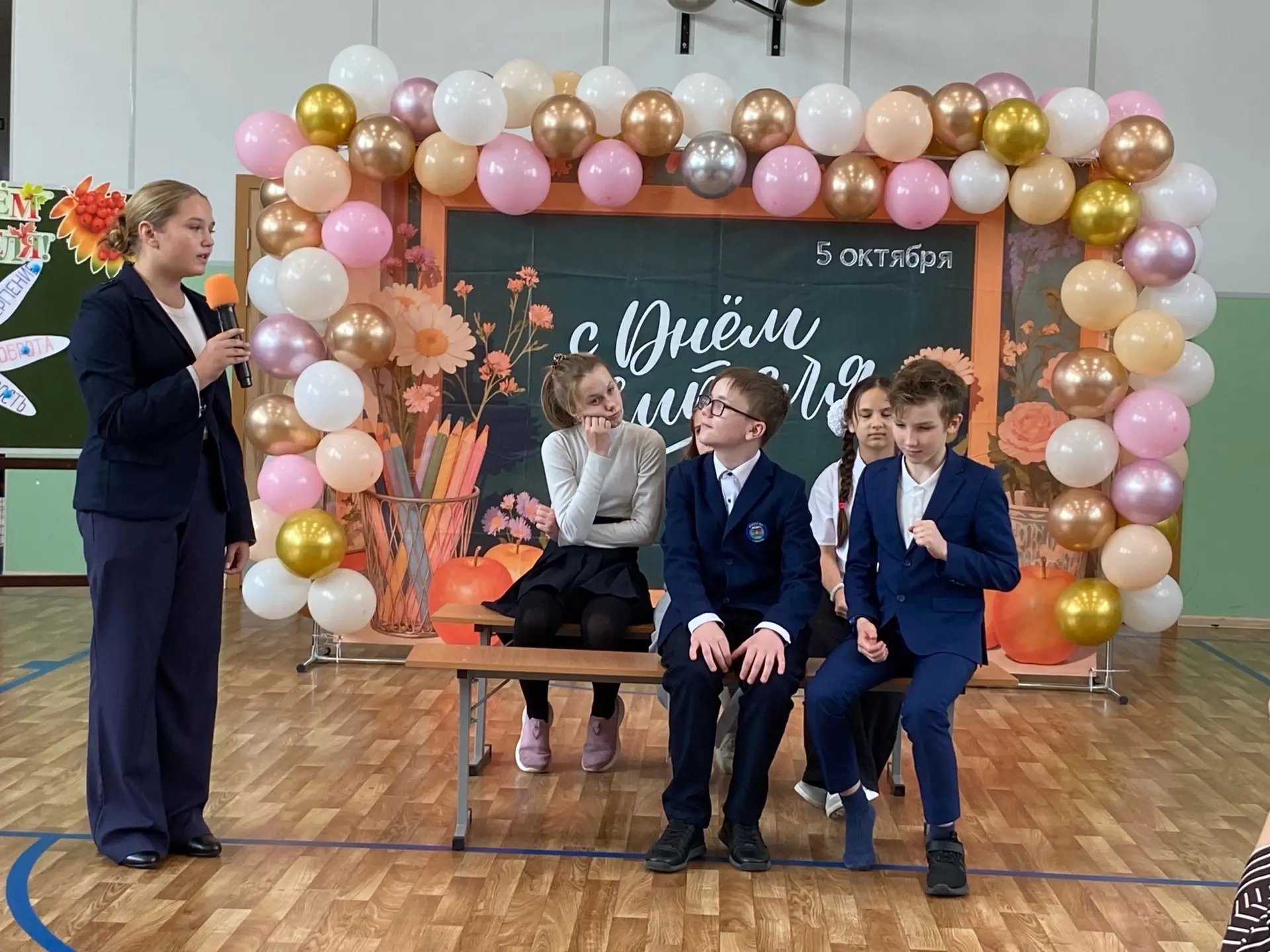 🎉 День учителя в Шатурской Первой школе — праздник, который согрел сердца! 🎉