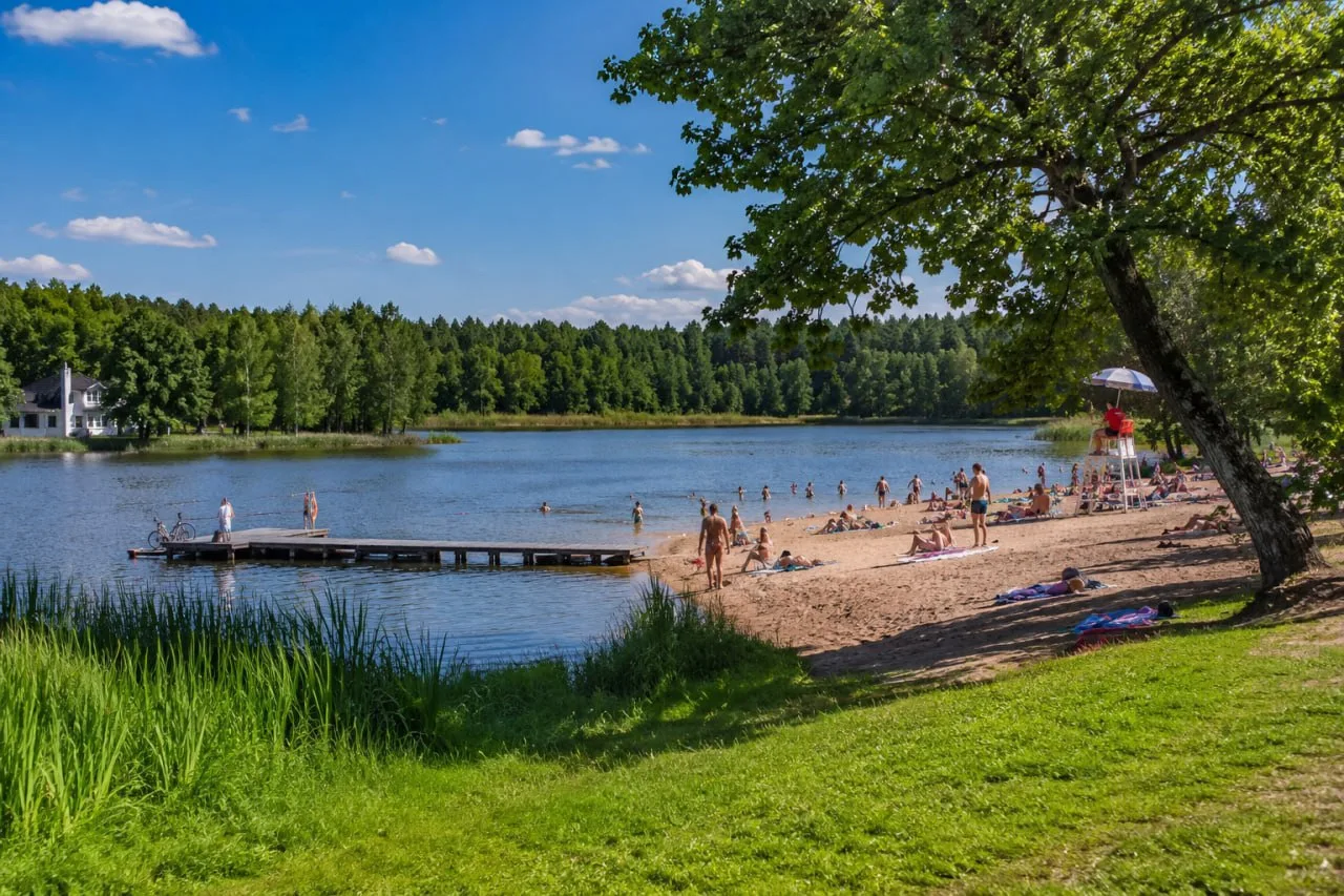 🏖 В Подмосковье открыли 90 пляжей для купания.