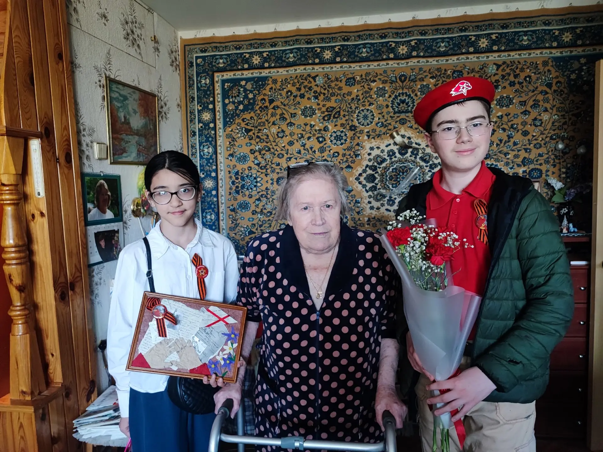 На протяжении всей праздничной недели, в преддверии Дня Победы, наши ученики, родители и классные ру