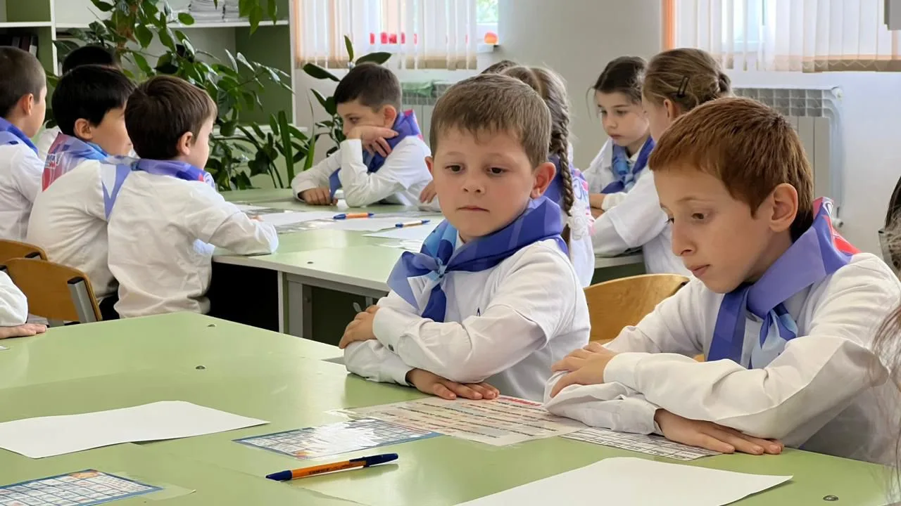 📖 Сквозь века и поколения: урок ко Дню русского языка с «Орлятами России»