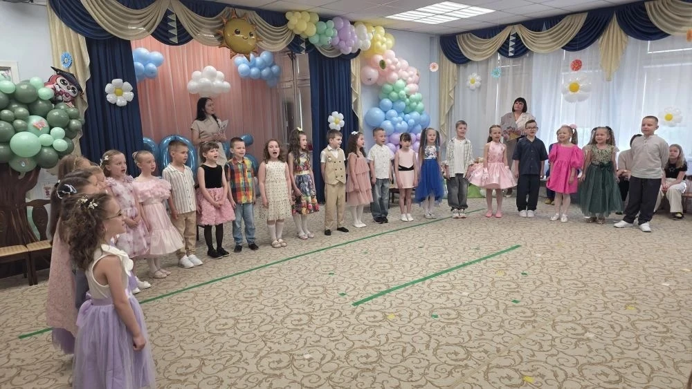 И кто это у нас здесь такие красивые и нарядные? ✨ Конечно, наши выпускники дошкольных корпусов!  На