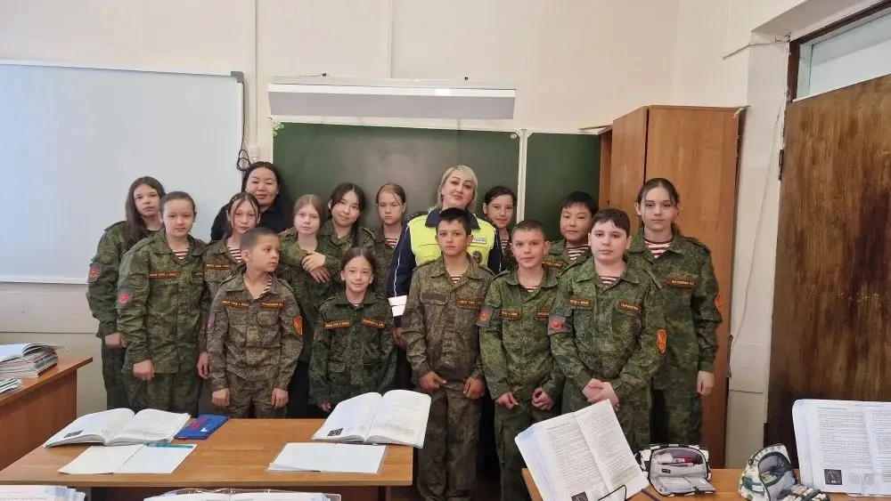 В преддверии школьных летних каникул инспектор ОВ ДПС отделения Госавтоинспекции ОМВД Р...