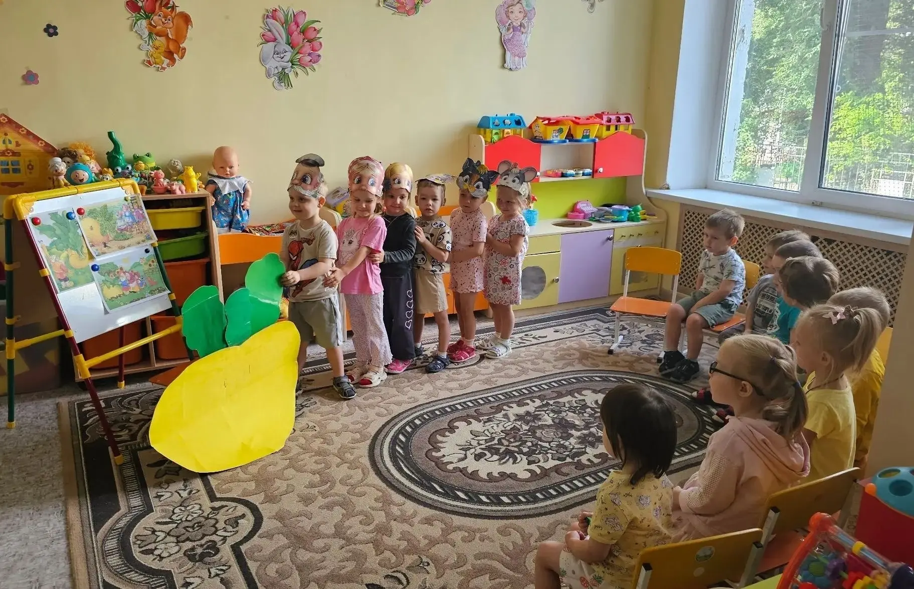 В 1 группе прошёл увлекательный день, посвящённый театру! В этот раз мы решили отправит...