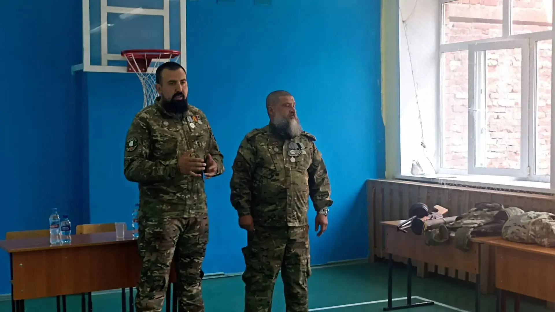 Герои живут рядом!🎖

🇷🇺20 июля в нашем лагере прошла особенная встреча. К ребятам заглянули те, к