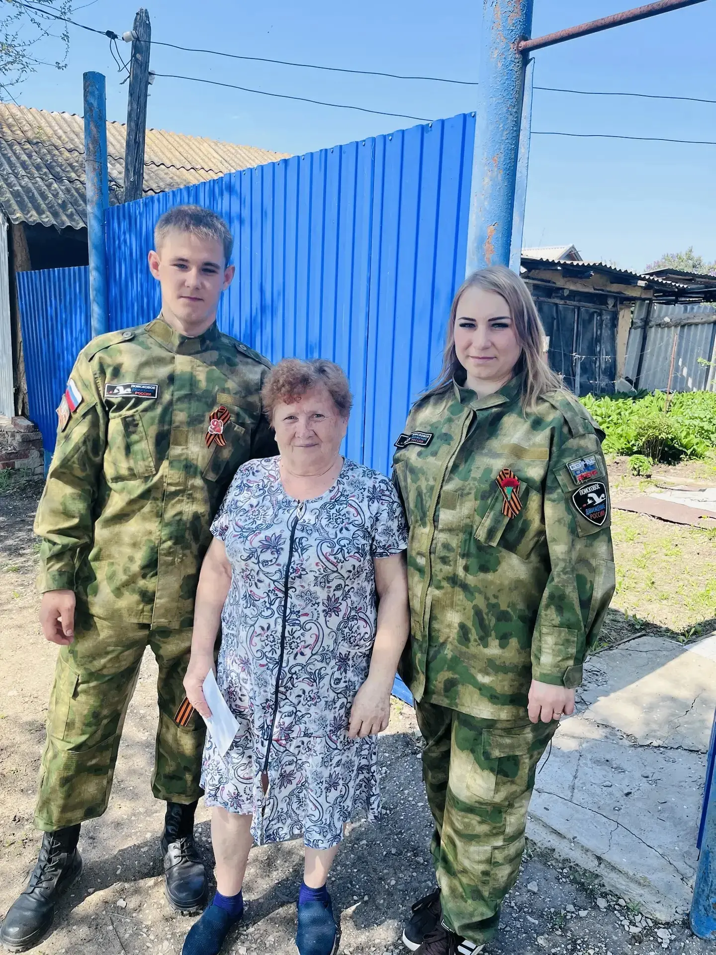 9 мая директор Краснокутского политехнического лицея Михаил Юрьевич Зинченко вместе с бойцами поиско