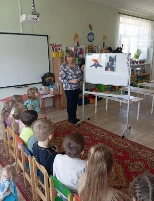 9 мая, и в небо взлетают шары.