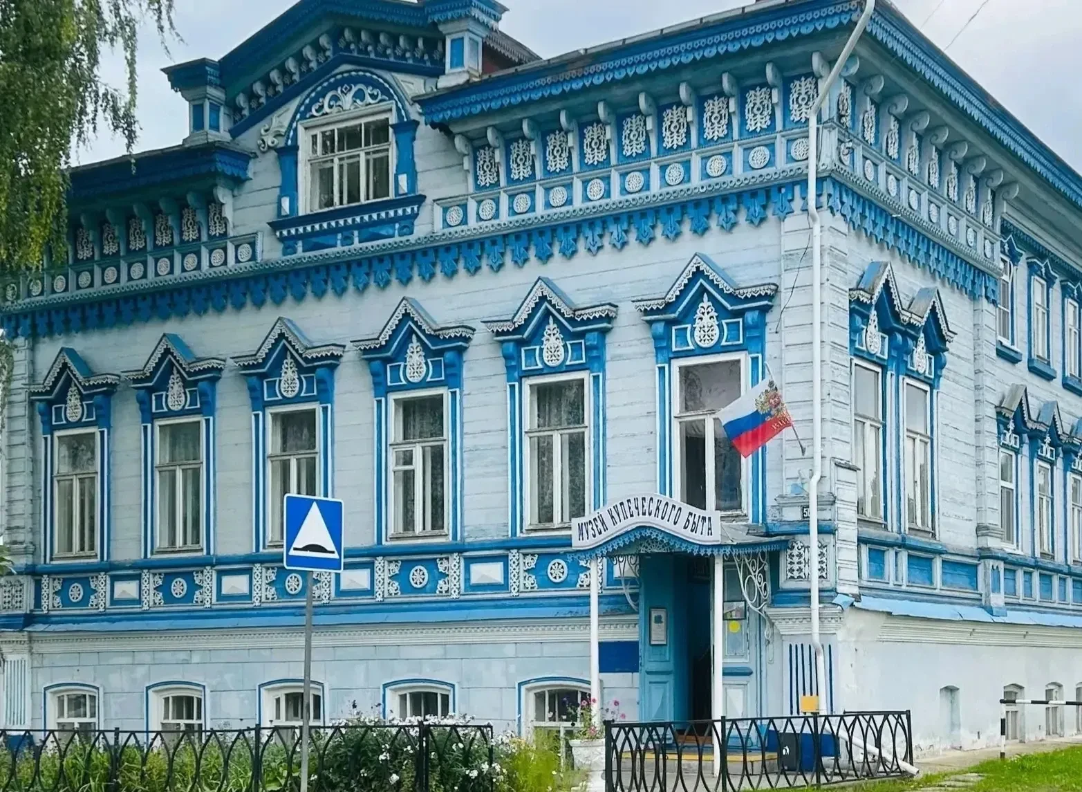 Прогуливаясь по улочкам Козьмодемьянска, вы можете ознакомиться с главными достопримеча...