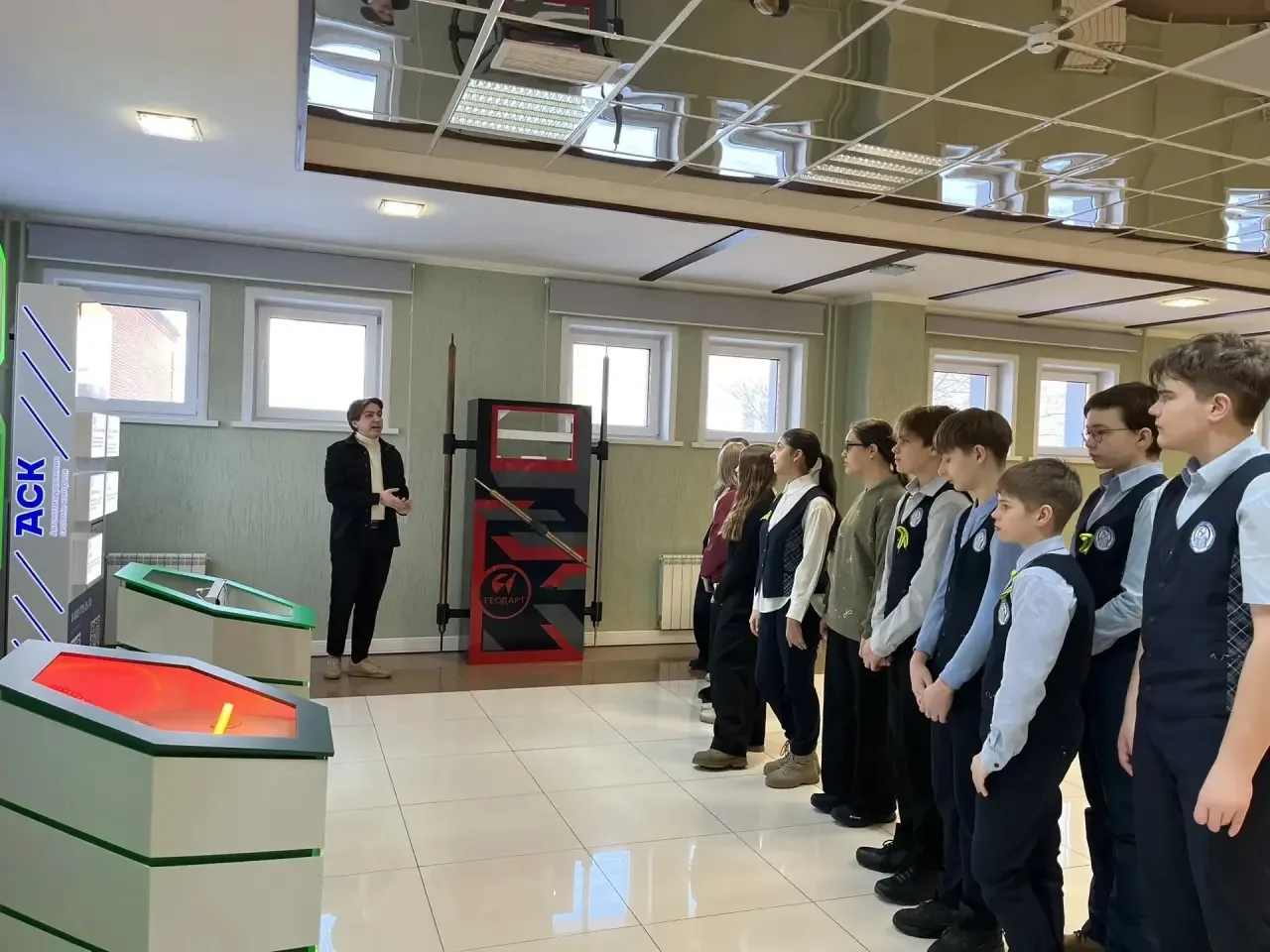 БИЗНЕС БУДУЩЕГО  🤖 Мечтаешь создать что-то своё, что изменит мир? Наши ученики 7 «Г» класса сделали 