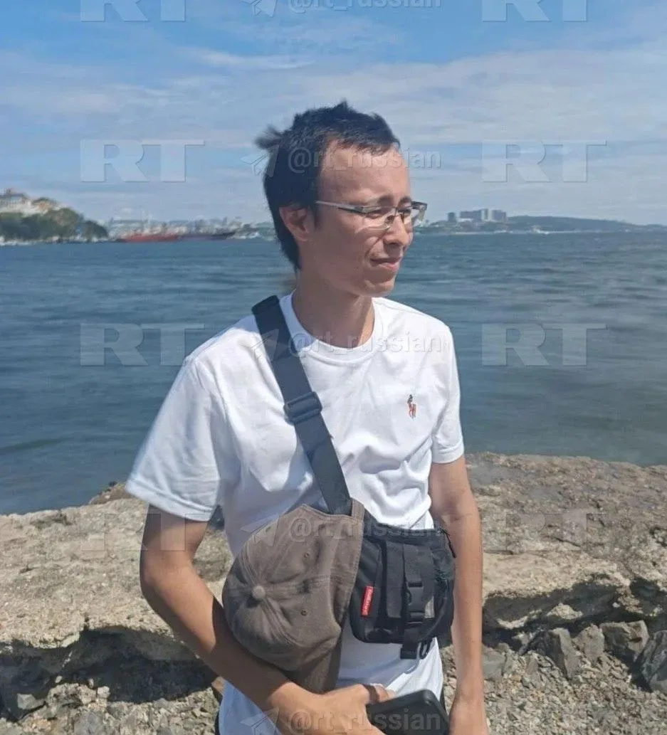 — Серьёзно унесло? На держи-ка.