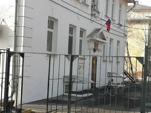 Во Владивостоке школа выплатит 500 тысяч рублей за тяжёлую травму ученицы.
