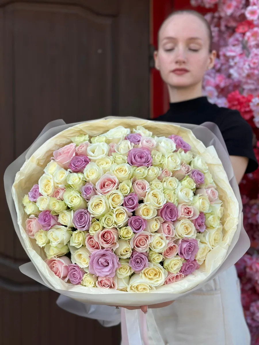 У нас самая лучшая цена на 101 розу!