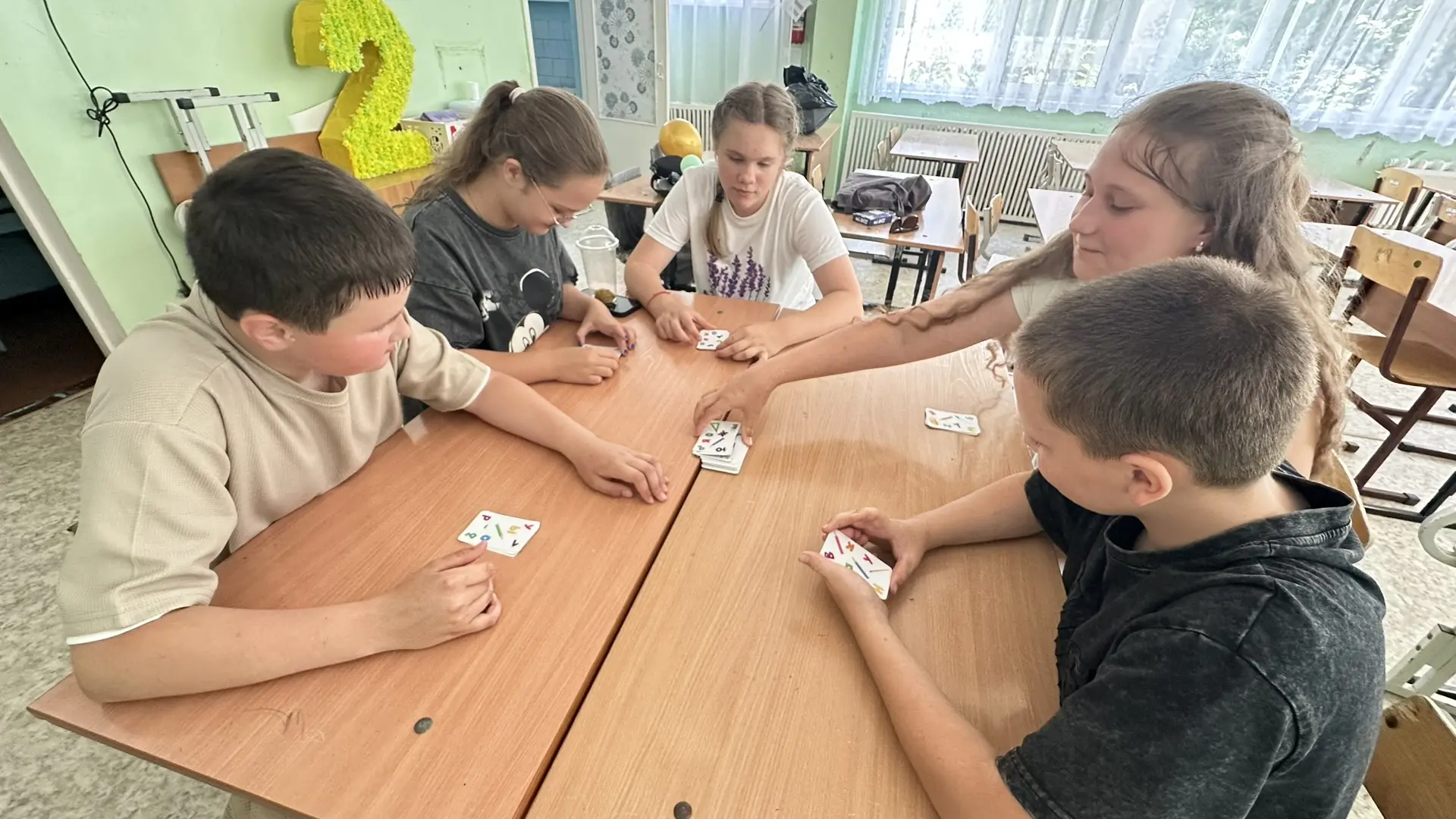 Кто сказал, что на каникулах одноклассники не видятся? 😉

Только посмотрите на наш 4 «А»! Ребята та