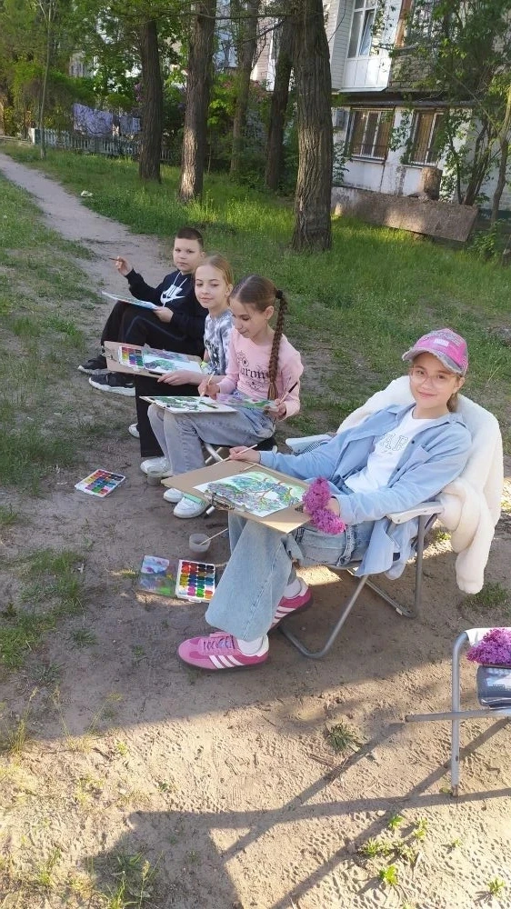 Начало июня для учащихся  отделения изобразительного искусства 🎨🖌️- это не только лет...