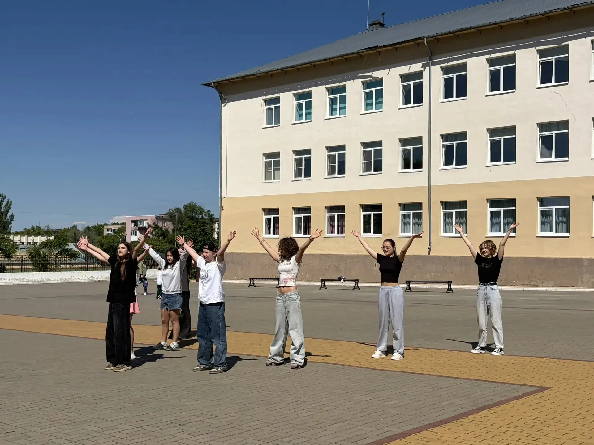 ☀️Третий день пришкольного лагеря: открытие смены и море ярких эмоций!