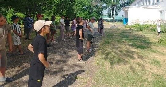 День Карелии в пришкольном лагере!
Сегодня был насыщенный и яркий денёк!
Чем запомнится он?
Утро нач