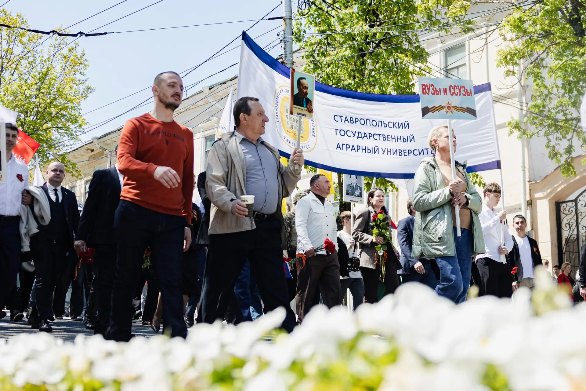 «Бессмертный полк» объединил 90 тысяч ставропольцев 🕊️❤️  9 мая по центральным улицам Ставрополя про