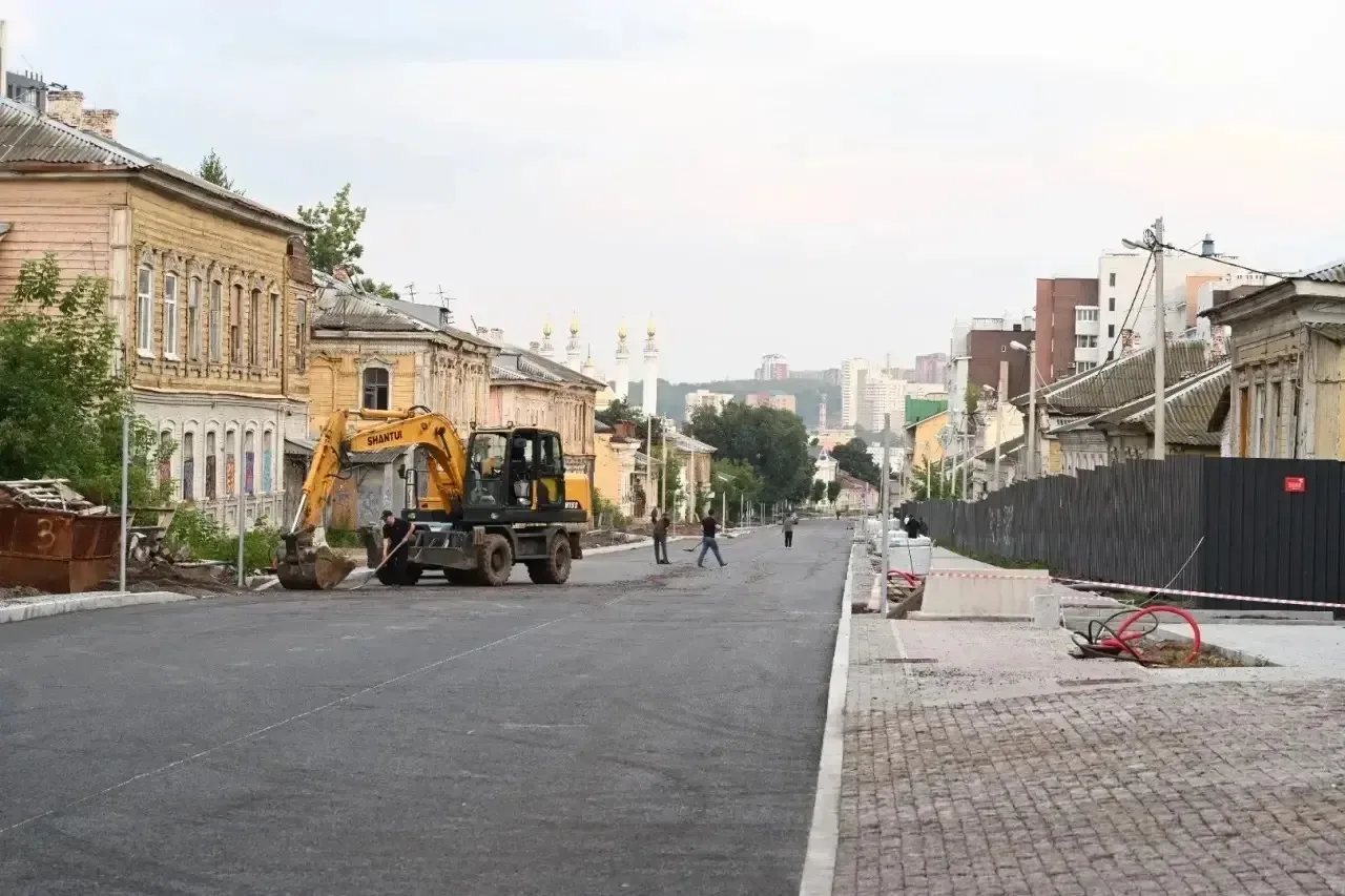 Наш полупешеходный Арбат, улица Октябрьской Революции в Уфе, постепенно преображается. ...