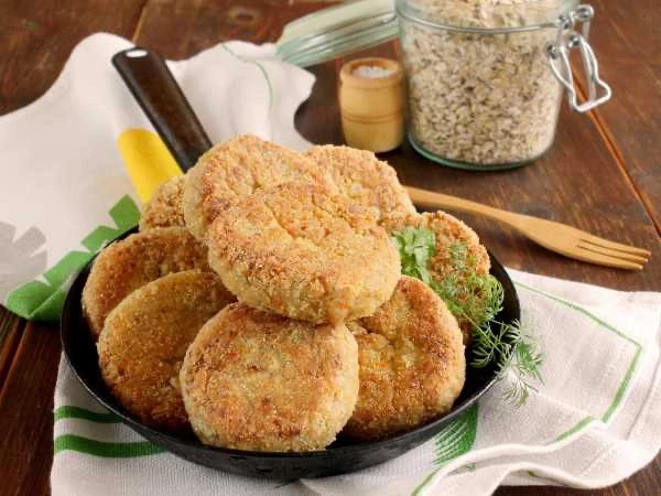 🍽 Котлеты из геркулеса

Ингредиенты
🍚 Геркулес – 200 г
🥕 Морковь – 1 шт.
🧅 Лук – 1 шт.
🧄 Чеснок