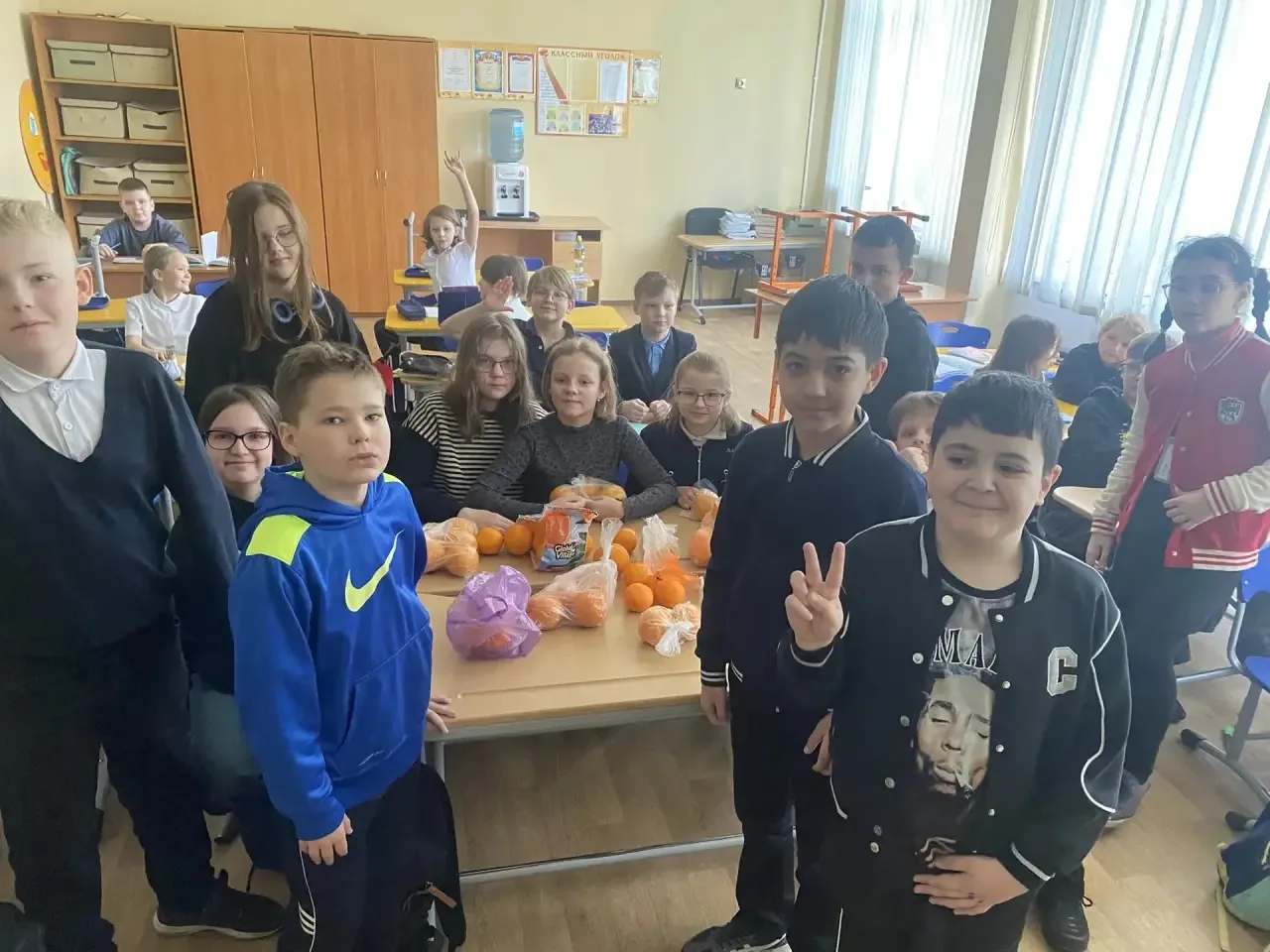 В школе прошел оранжевый день здоровья!🍊 «Мы делили апельсин,много нас,а он один»,- вспоминая строки