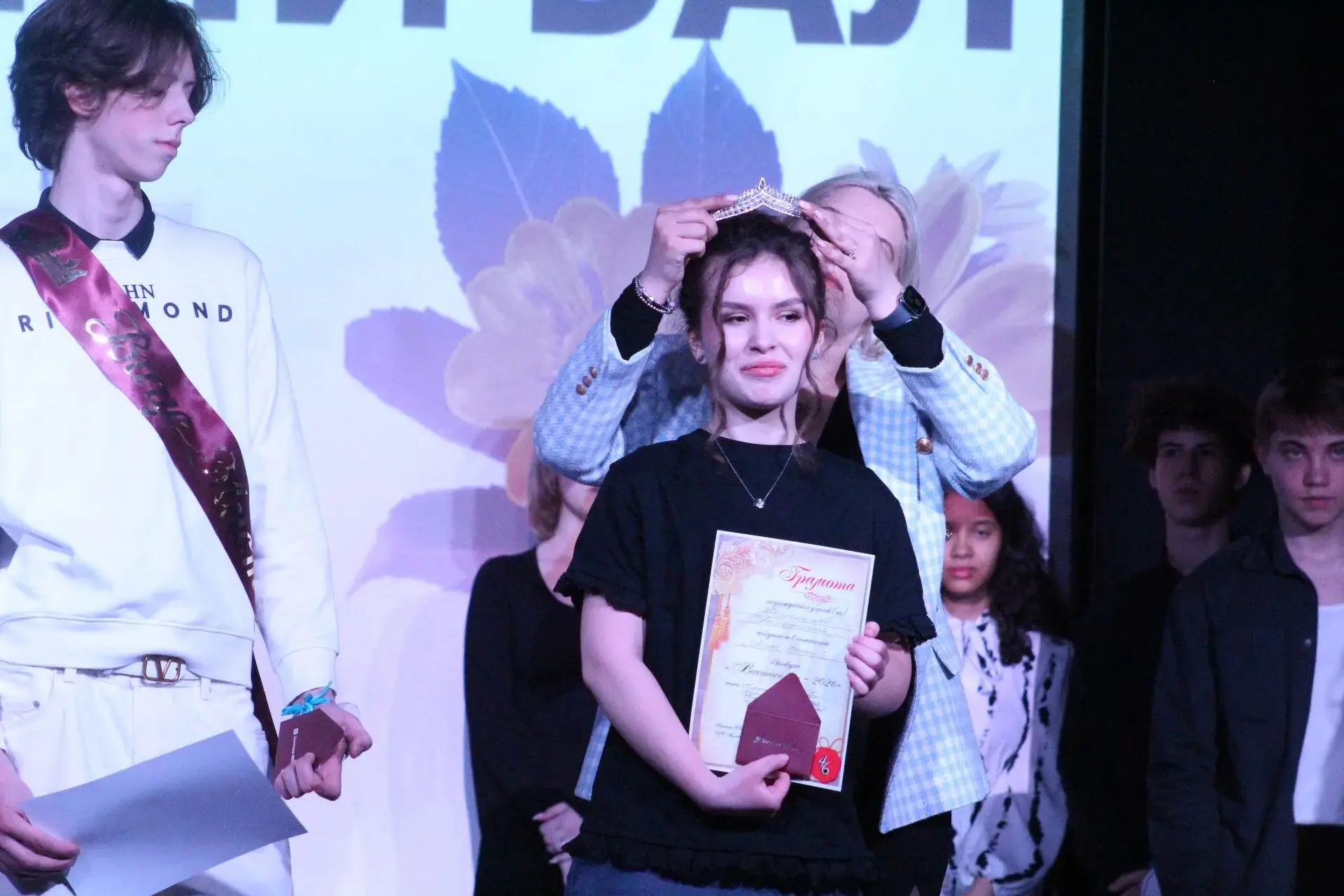 🎭 «Весенний бал»: битва умов, ловкости и талантов! 🌸  В нашей школе прошел один из самых ярких конку