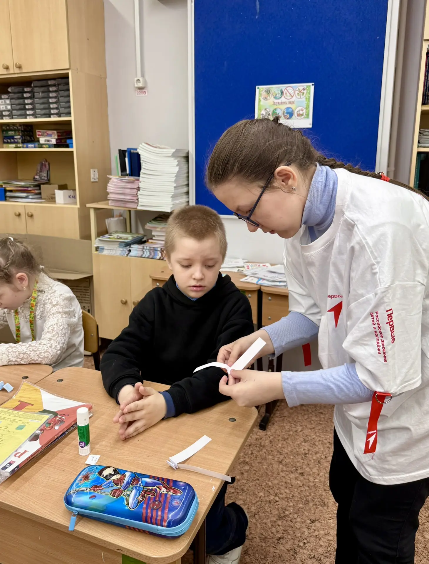 🤝 «Движение Первых» зажигает сердца: мастер-класс «Зайчик-попрыгунчик»  Наши активисты и вожатые не 