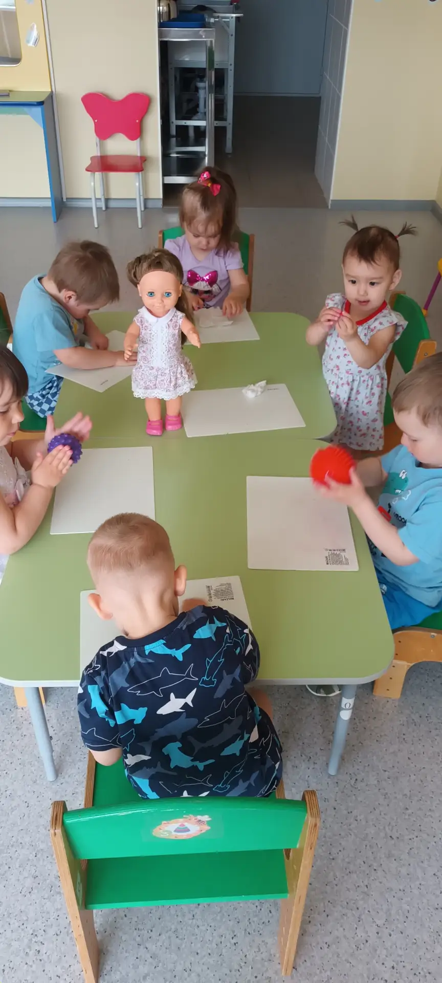 📝 «Яркие мячики для куклы Маши»: лепка в первой младшей группе 🔴👧Занятия лепкой в пе...