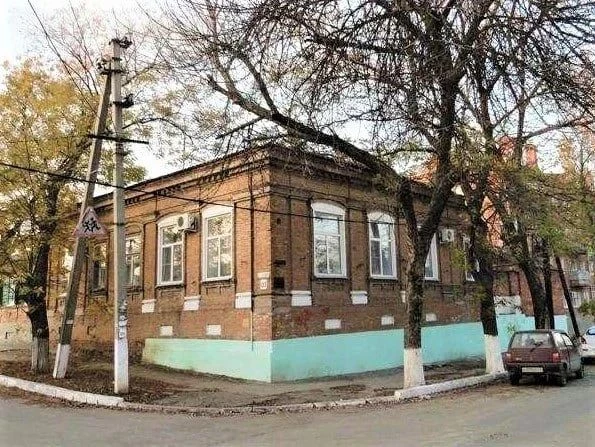 В Ейске два старинных здания признали объектами культурного наследия

Дома на улицах Бердянской и Кр