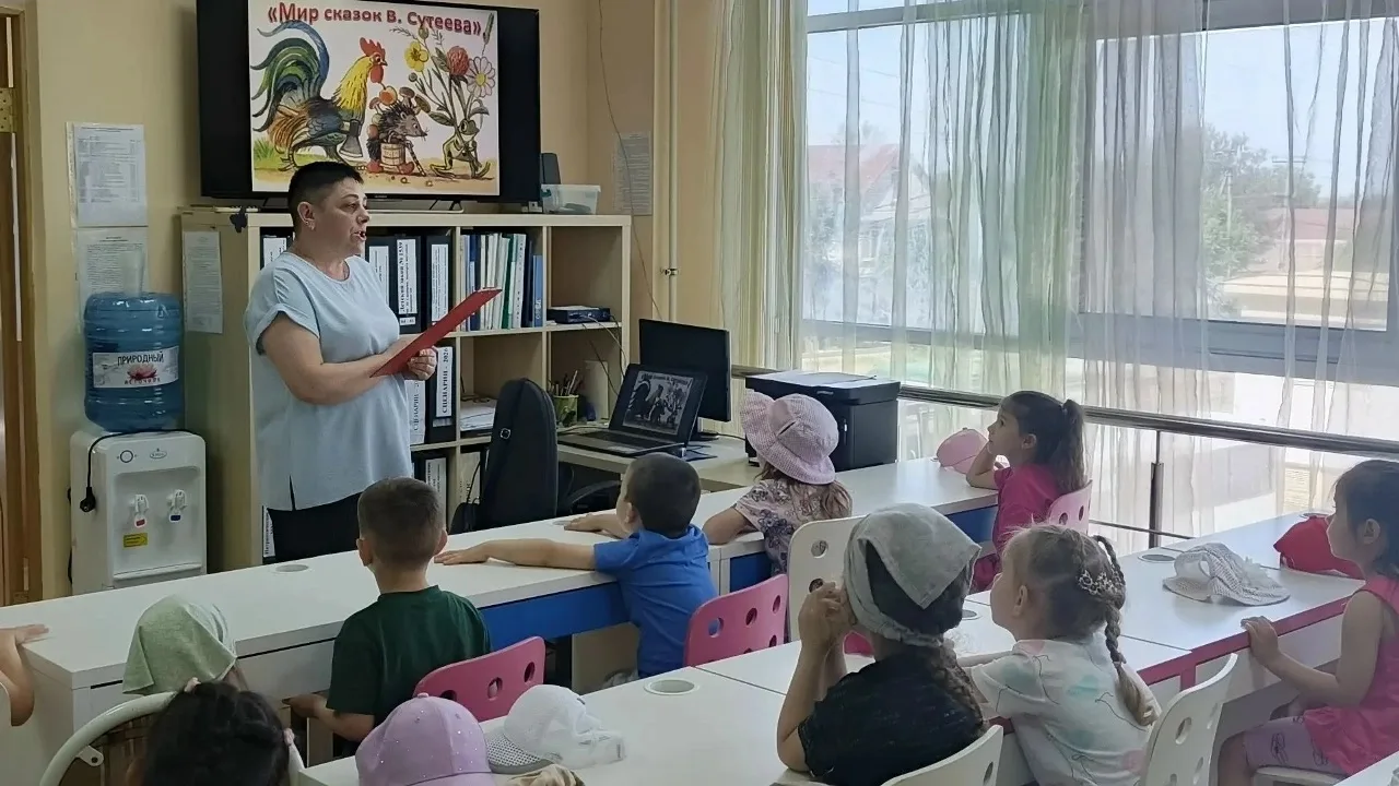 В честь Международного Дня сказок 8 июня Детская библиотека вновь распахнула свои двери для маленьки